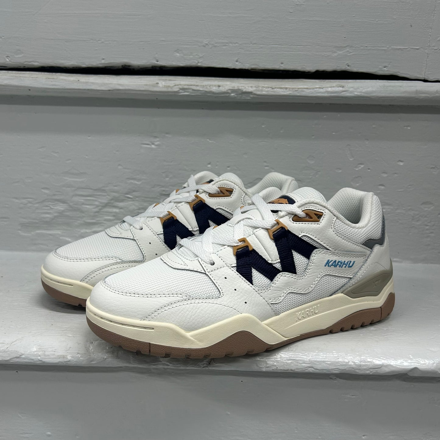 Karhu Fusion XT Bright White Navel Academy Trainer