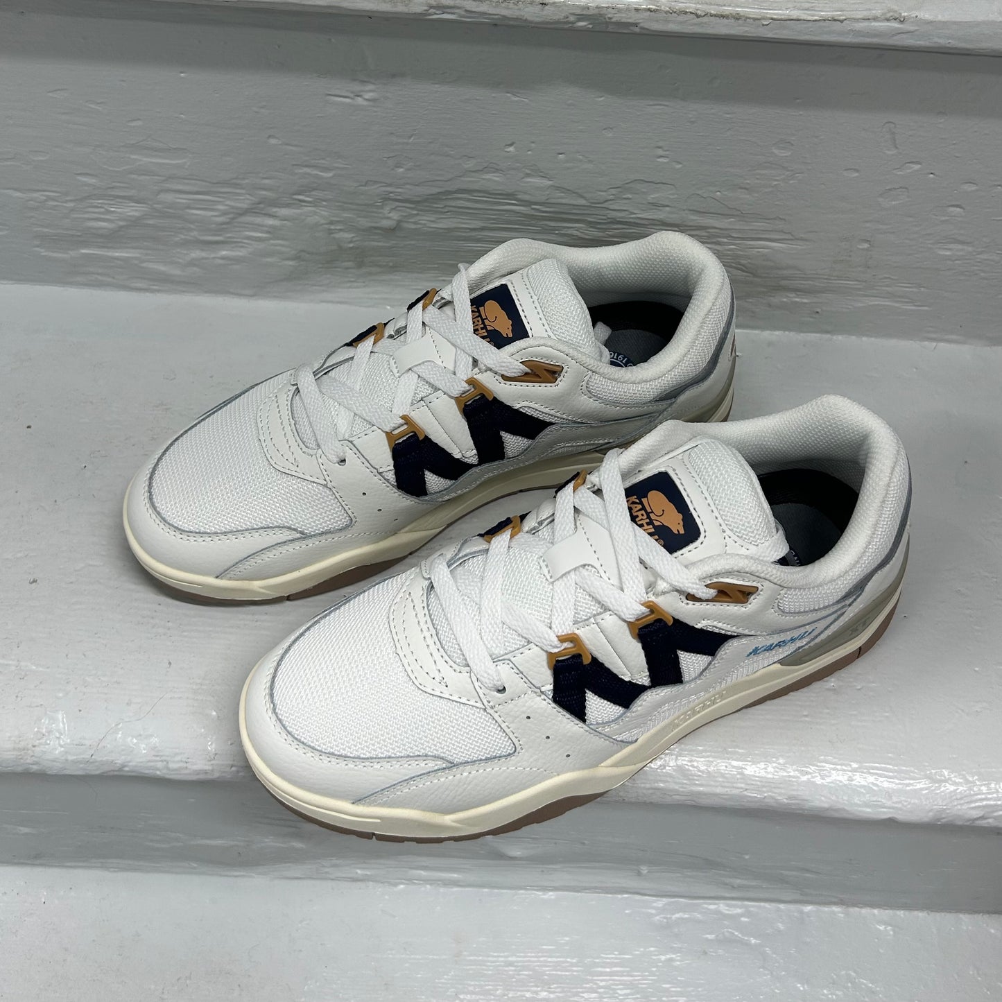 Karhu Fusion XT Bright White Navel Academy Trainer