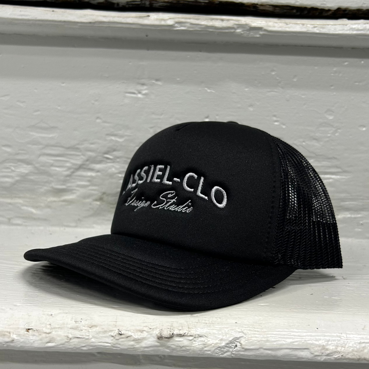 Cassiel Clo Arch Logo Black Foam Trucker Cap