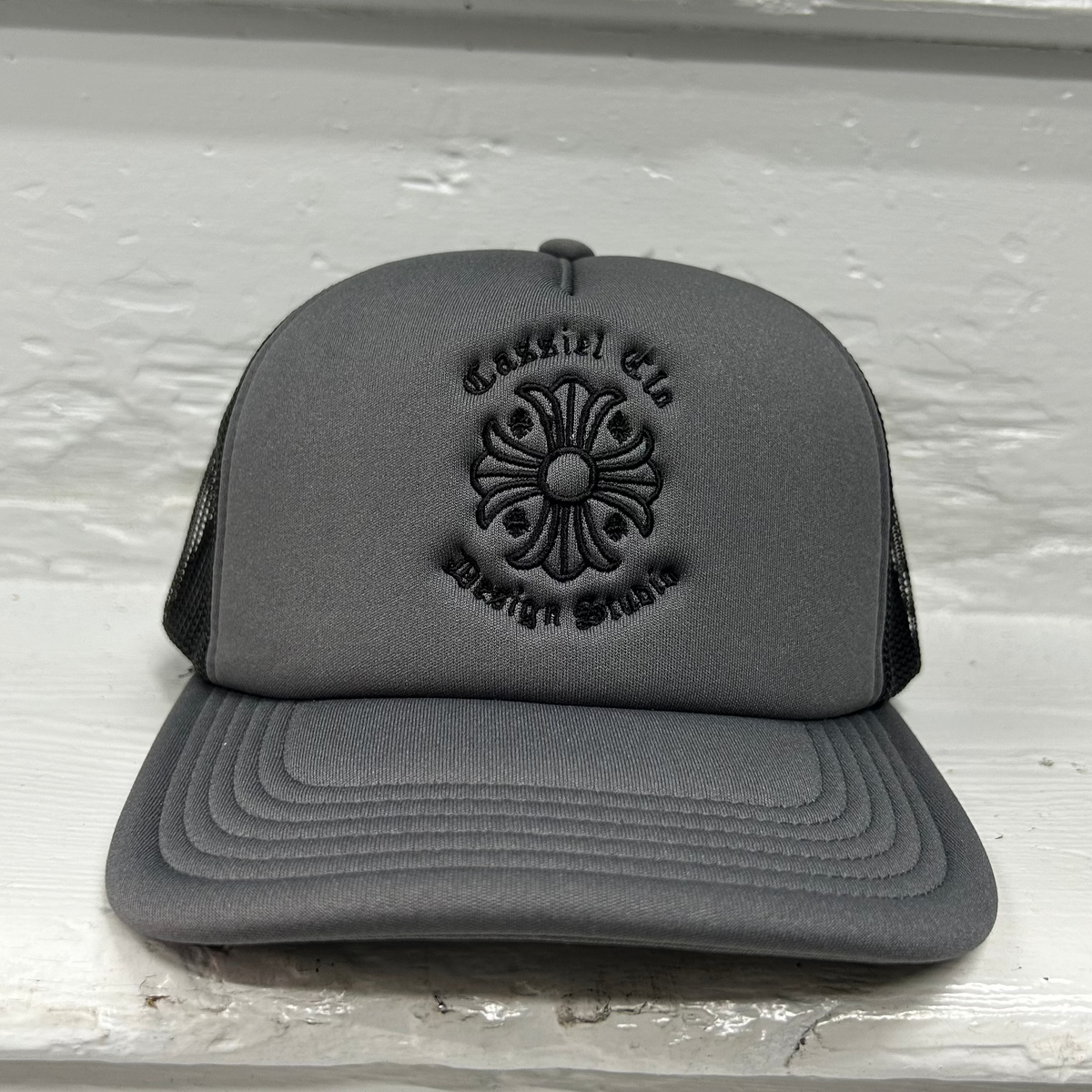 Cassiel Clo Cross Logo Grey Foam Trucker Cap