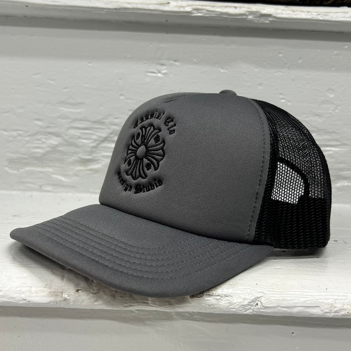 Cassiel Clo Cross Logo Grey Foam Trucker Cap