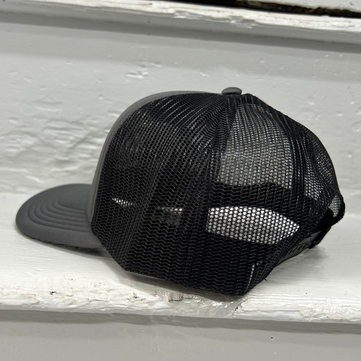 Cassiel Clo Cross Logo Grey Foam Trucker Cap