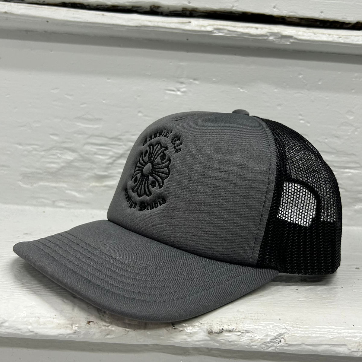 Cassiel Clo Cross Logo Grey Foam Trucker Cap