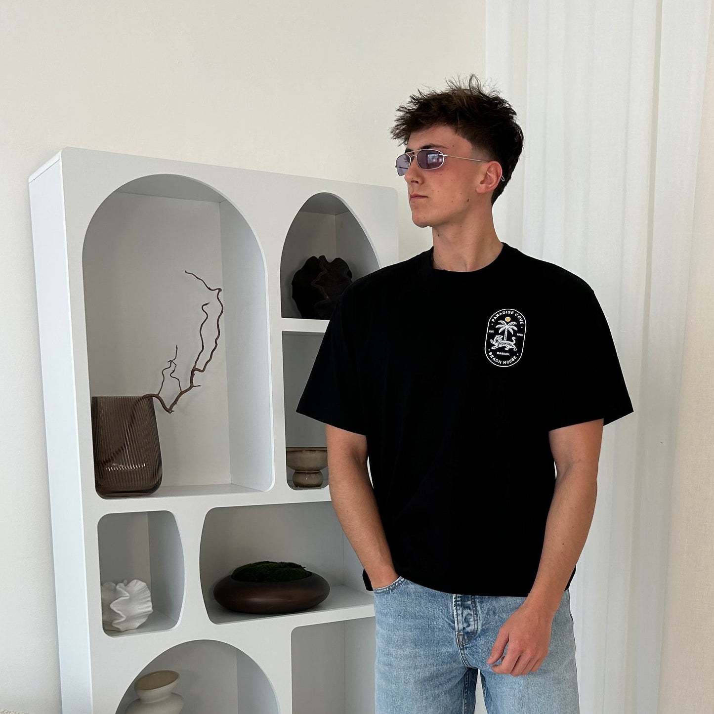 Cassiel Clo Paradise Cove Box Black Tee