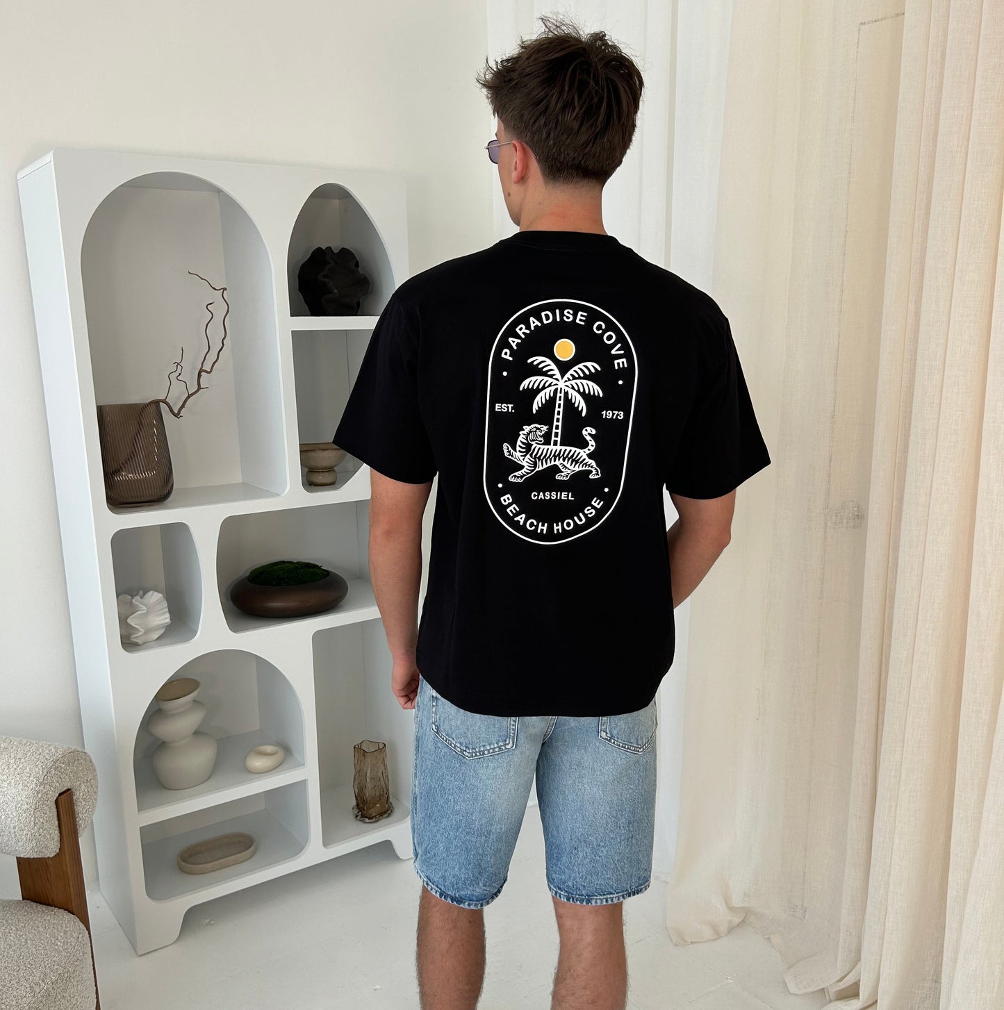 Cassiel Clo Paradise Cove Box Black Tee