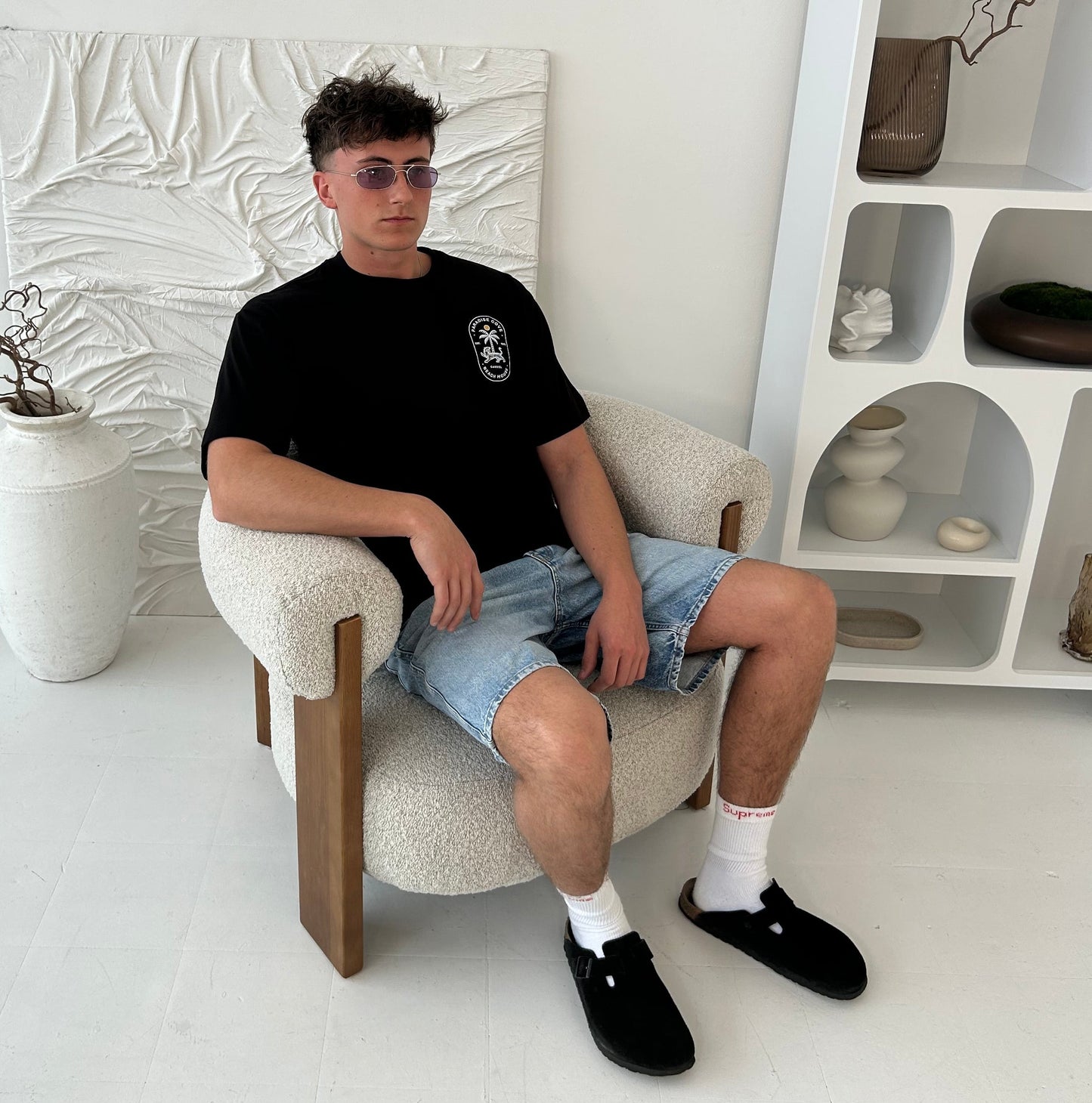 Cassiel Clo Paradise Cove Box Black Tee
