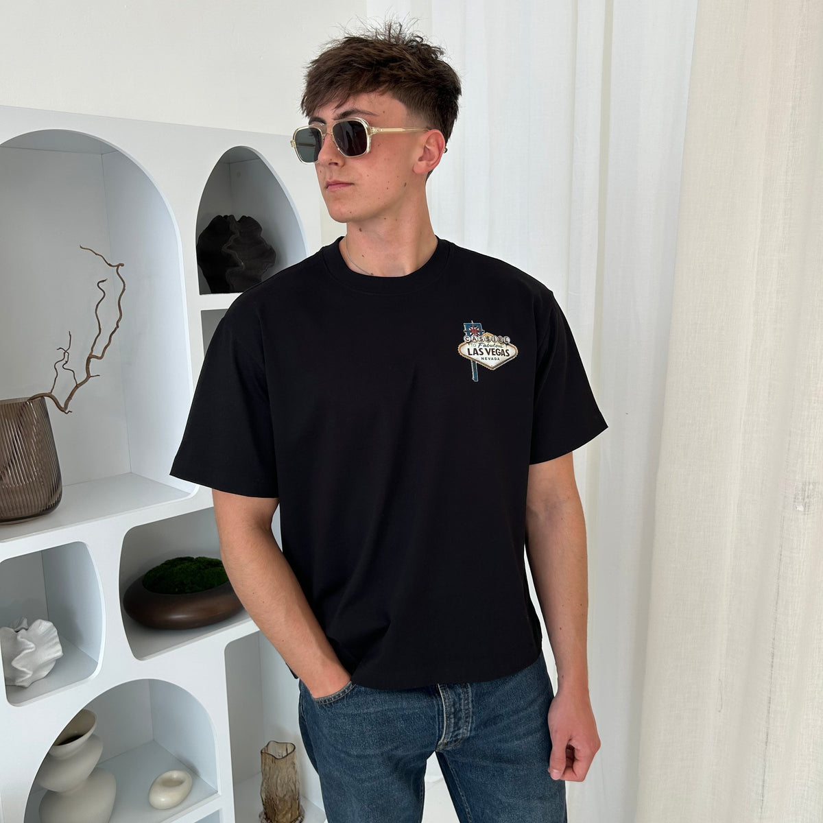 Cassiel Clo Las Vegas Box Black Tee