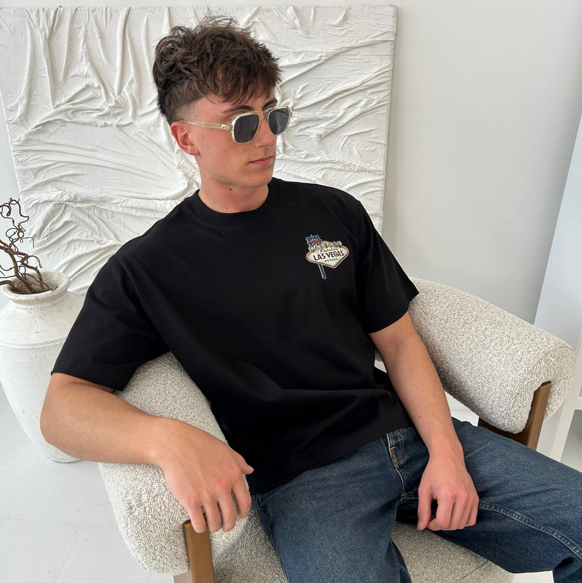 Cassiel Clo Las Vegas Box Black Tee